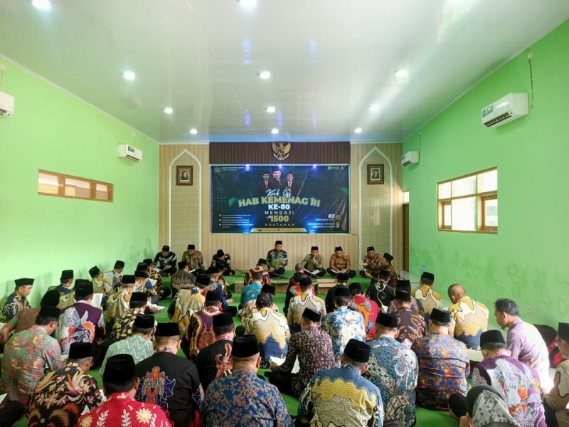 Suasana Kegiatan Khataman 1.500 ASN Serentak di Lingkungan Kemenag Sumenep, Rabu (03/12/2025)
