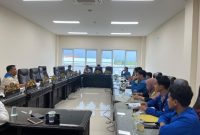 Puluhan aktivis Pergerakan Mahasiswa Islam Indonesia (PMII) Universitas PGRI (UPI) Sumenep menggelar audiensi dengan DPRD Kabupaten Sumenep, Senin (15/12/2025).