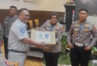 Kasatlantas Polres Sumenep Raih Penghargaan Terbaik I Penurunan Kecelakaan Lalu Lintas di Jatim
