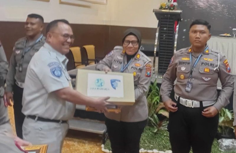 Kasatlantas Polres Sumenep Raih Penghargaan Terbaik I Penurunan Kecelakaan Lalu Lintas di Jatim