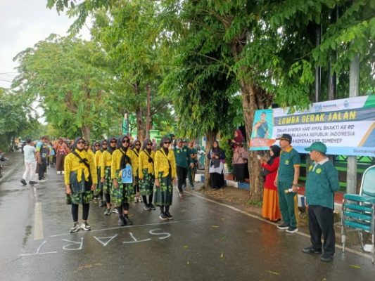 Kepala Kemenag Sumenep Abdul Wasid Saat Melepas Lomba Gerak Jalan Kreasi 