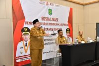 Wabup Sumenep KH. Imam Hasyim di acara sosialisasi penerapan Upah Minimum Kabupaten (UMK) tahun 2026, Senin (22/12/2025), di Hotel Myze.