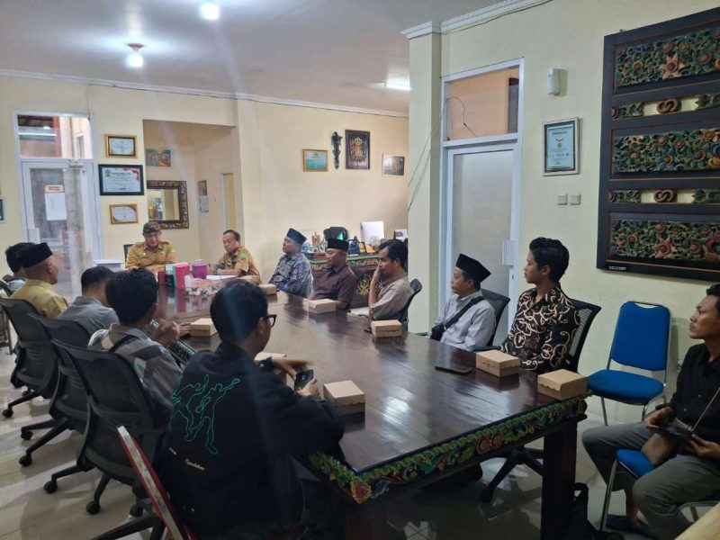 rapat koordinasi pengelola destinasi wisata yang digelar di Aula Kantor Disbudporapar Kabupaten Sumenep, Selasa (23/12/2025).
