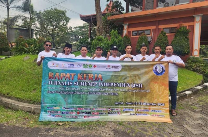 Foto Bersama Ketua Dan Pengurusan Asosiasi JSI Sumenep Saat Rakerda Di Kota Batu Malang