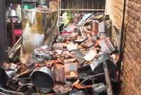 Puing-puing Kebakaran di Rumah Warga di Kelurahan Pajagalan Kecamatan Kota Sumenep, Jum'at (19/12/2025)