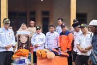 Pemkab Sumenep Siaga Bencana, Korban Puting Beliung Saronggi dan Rubaru Dapat Bantuan Darurat