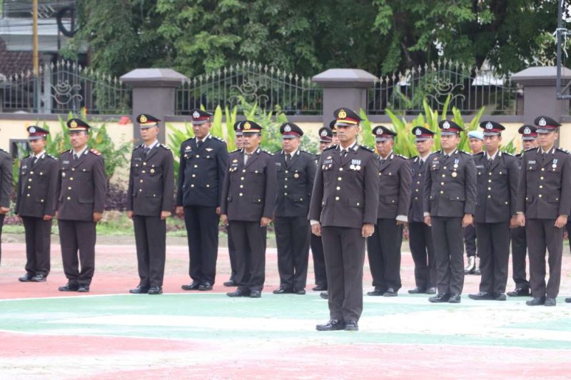Puluhan Tahun Mengabdi, 51 Personel Polres Sumenep Terima Satyalencana Pengabdian
