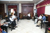 Suasana Saat Bupati Sumenep Dr. H. Achmad Fauzi Wongsojudo SH MH Menerima Kunjungan Ketua Beserta Jajaran di Pendopo Agung Keraton Sumenep, Senin (26/01/2026)