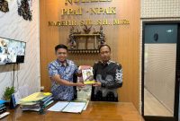 Direktur Naghfir's Institute Dr. Naghfir Bersama Perwakilan Yayasan Lukman Hakim Sumenep 