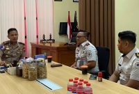 Kepala Rutan Kelas IIB Sumenep, Aditya Wahyu Rahmadan Saat Melakukan Kunjungan Kepada Kapolres Sumenep AKBP Anang Hardiyanto, Senin (26/01/2026)