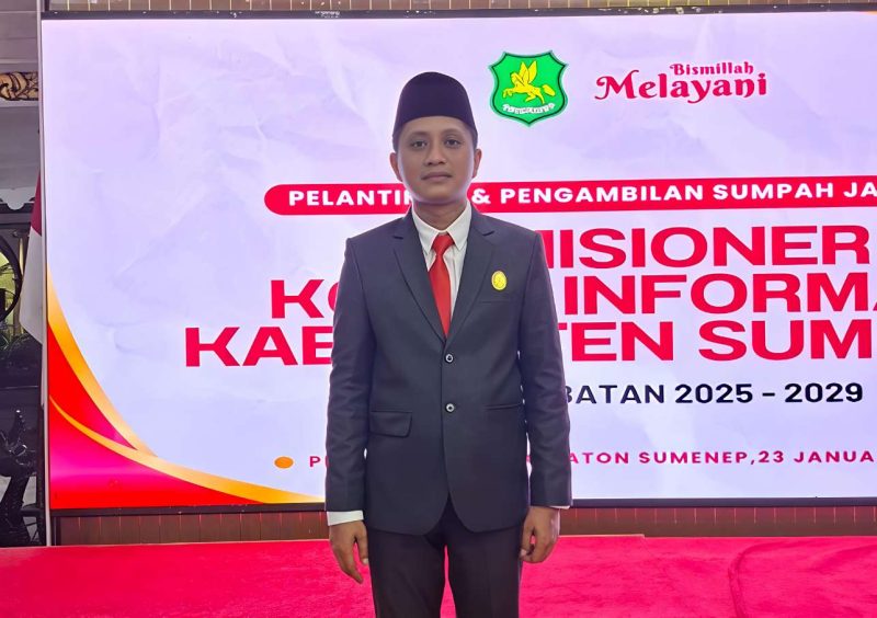 Komisioner KI Kabupaten Sumenep, Ahmad Ainol Harri Usai dilantik oleh Bupati Sumenep di Pendopo Agung Keraton Sumenep 