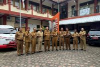 Foto Bersama PLT Sekdakab Sumenep Bersama Kepala DPMPSTP Sumenep dan Jajaran Usai Sidak, Senin (05/01/2025)