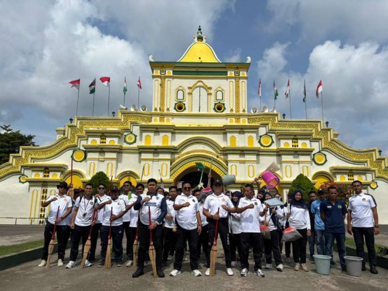 Sambut Ramadan 1447 H, Rutan Kelas IIB Sumenep Bersihkan Masjid Jami’ Libatkan Warga Binaan