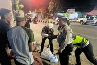 Humanis di Bulan Suci Ramadhan, Polantas Sumenep Ketuk Hati Warga Lewat Sahur On The Road