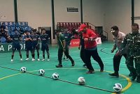 Acara Songenel diawali dengan lagu kebangsaan Indone dan ditandai dengan tendangan bola pertama secara simbolis.