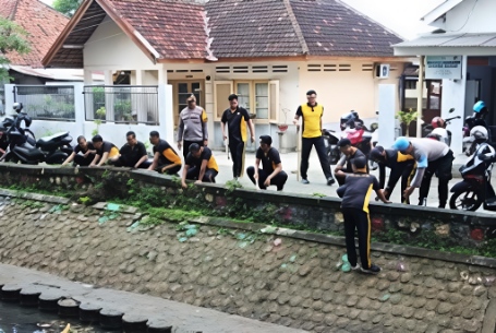 Tindak Lanjuti Arahan Presiden, Polres Sumenep Gelar Kurve Serentak Libatkan Damkar, Jum'at (06/02/2026)