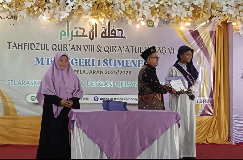 Bukan Sekadar Seremoni, 105 Siswa MTsN 1 Sumenep Tuntaskan Hafalan dan Kitab Kuning