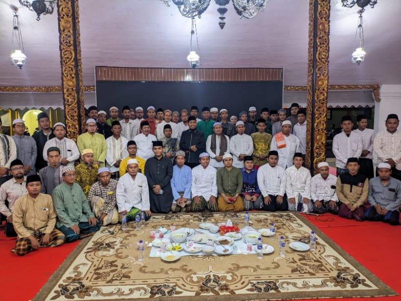 Tarawih dan Tadarus di Pendopo Agung Keraton Sumenep Bergema, Bupati Achmad Fauzi: Perkuat Tradisi di Bulan Suci Ramadan