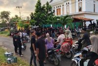 Black Cobra Tebar 800 Takjil di Arjasa, Aksi Anak Muda Sumenep Curi Perhatian