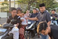 Aksi Senyap Mahasiswa di Jalanan Sumenep: Dear Jatim Bagi Takjil, Tebar Empati di Tengah Ramadan