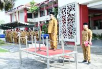 Wabup Sumenep KH Imam Hasyim, S.H.,M.H., Saat Pimpinan Apel Upacara Gabungan Perdana Pasca Lebaran Idul Fitri 1447 Hijriah di Halaman Kantor Pemkab Sumenep, Senin (30/03/2026)