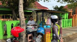 Satlantas Polres Sumenep Gelar “Polantas Menyapa” di Pasar Anom, Sosialisasikan Tertib Lalu Lintas