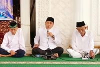 Ketua Alumni SMPN Manding dan Juga Alumni SMAN 1 93 Sumenep Fathor Arifin MPD Saat Memberikan Sambutan Diacara Santunan Anak Yatim dan Dhuafa 
