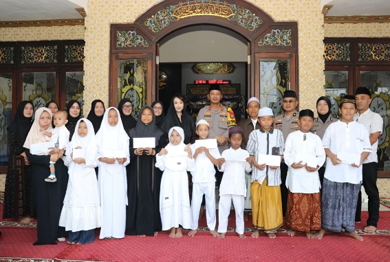Hangatnya Ramadhan di Polres Sumenep, Tausiyah KH Taufikurrahman Syakur dan Santunan Anak Yatim Warnai Buka Puasa Bersama