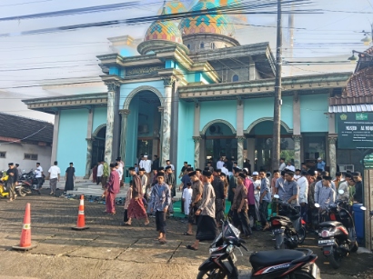 Jamaah Masjid Almuqimin Desa Paberasan Usai Pelaksanaan Sholat Idul Adha 1447 Hijriah 