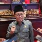 Ketua Fraksi PDIP DPRD Sumenep, H. Hosnan, S.IP., M.A.P., saat diwawancarai sejumlah awak media, Senin (30/03/2026)