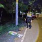 Petugas Unit Laka Lantas Polres Sumenep Saat Olah TKP di Jalan Lingkar Desa Gedungan Kecamatan Batuan
