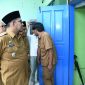 Bupati Sumenep Dr. H. Achmad Fauzi Wongsojudo SH MH Saat Meninjau TKA Di salah satu Sekolah SMP di Sumenep, Senin (06/04/2026)