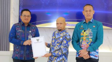 Penyerahan hasil penilaian dilakukan langsung oleh Plt. Kepala Ombudsman RI Perwakilan Jawa Timur, Triyoga Muhtar Habibi, kepada Kepala Rutan Kelas IIB Sumenep, Aditya Wahyu Rahmadani