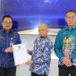 Penyerahan hasil penilaian dilakukan langsung oleh Plt. Kepala Ombudsman RI Perwakilan Jawa Timur, Triyoga Muhtar Habibi, kepada Kepala Rutan Kelas IIB Sumenep, Aditya Wahyu Rahmadani