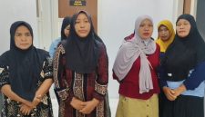 Tangkapan Layar Saat Pekerja SPPG Kangayan Melakukan Permohonan Maaf Kepada Publik 