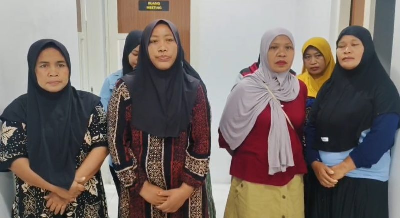 Tangkapan Layar Saat Pekerja SPPG Kangayan Melakukan Permohonan Maaf Kepada Publik 