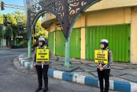 Pengamanan Satlantas Polres Sumenep di Jalan Utama Simpang Empat Sumenep, Rabu (15/04/2026)