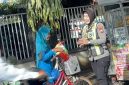 Polantas Sumenep Tebar Empati di Hari Kartini, Sentuhan Humanis Polwan Curi Perhatian Masyarakat