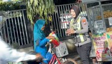 Polantas Sumenep Tebar Empati di Hari Kartini, Sentuhan Humanis Polwan Curi Perhatian Masyarakat