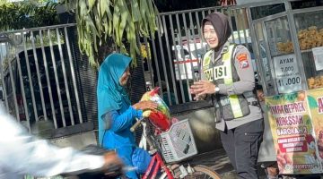 Polantas Sumenep Tebar Empati di Hari Kartini, Sentuhan Humanis Polwan Curi Perhatian Masyarakat