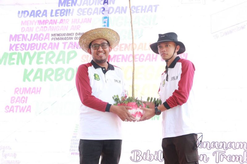 Foto Lama Bupati Sumenep Dr H Achmad Fauzi Wongsojudo SH MH Bersama Ketua GEN Jatim Romli MPD 