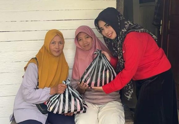Momentum Hari Kartini, PDI Perjuangan Sumenep Gelar Aksi Sosial untuk Ibu-Ibu Lansia