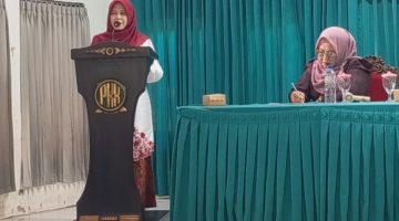 Wakil Ketua GOW Sumenep Nyai Jamilah Siradj Saat Memberikan Sambutan di Acara GOW dalam Momentum Hari Kartini