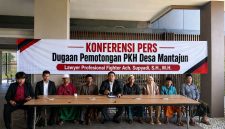 Kuasa Hukum Dr. Supiyadi, S.H.,M.H., saat menggelar konferensi pers di Hotel Mizye, Kamis (23/04/2026)