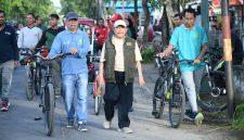 Wabup Sumenep KH. Imam Hasyim, S.H.,M.H., saat Meninjau langsung Suasana Aksi Kurvei di Sepanjang Jalan Dr. Cipto Sumenep, Jum'at (24/04/2026)