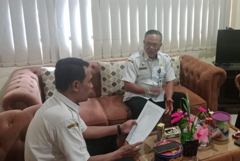 Kabid P2P Dinkes P2KB Sumenep H. Achmad Syamsuri Bersama Kabag Kesra Setdakab Sumenep Kamiludin 