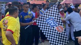 Danyonif 931/JKT Hadiri “Blusukan Kampung Bangkit” di Balai Desa Bangkal, Lepas Peserta Jalan Sehat