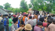 Suasana Evakuasi Jenazah Warga Desa Aeng Dake Kecamatan Bluto ditemukan di Sumur 