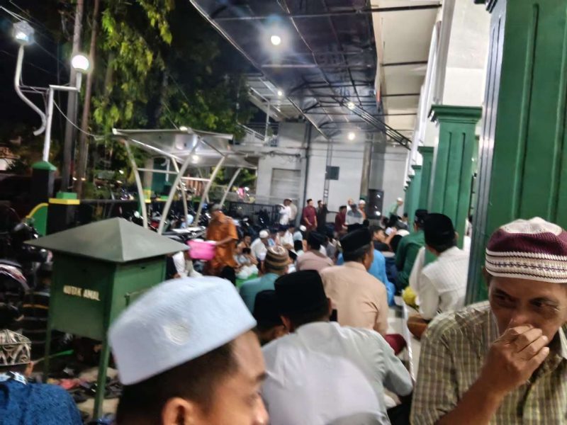Luber! Jamaah Padati Masjid Al Amin pada Malam Terakhir Tahlil KH Amin Jakfar Taufik
