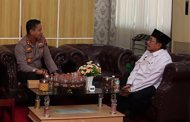 Wabup Sumenep KH Imam Hasyim, S.H.,M.H., Saat Menerima Kunjungan Silaturahmi Kapolres Sumenep AKBP Anang Hardiyanto, S.I.K, Rabu (01/04/2026)